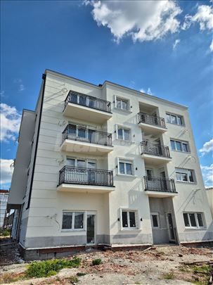 Surčin centar / Penthouse sa 2 spavaće sobe