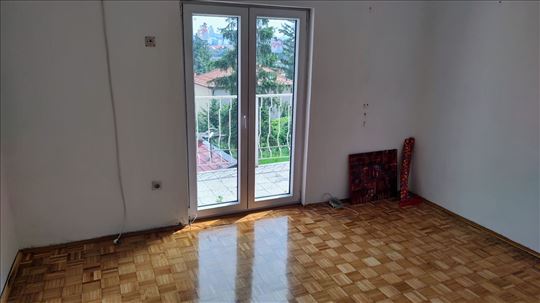Voždovac, Gostivarska, 2 stana 142 m2 i garaža 