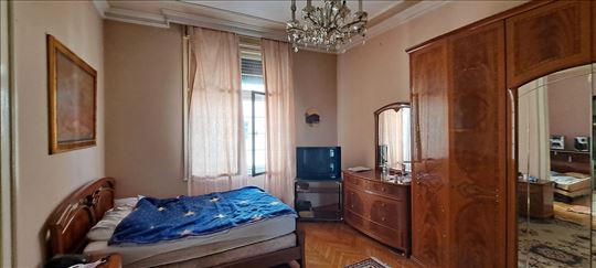 Vračar, 130 m2, CG, 3 sp., salonski stan, useljiv