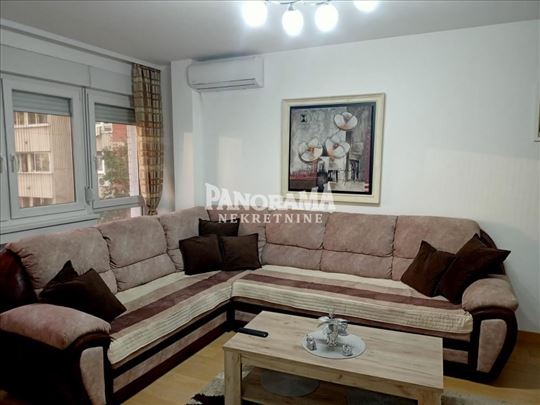 Blok 70, 67m2, lođa 2.0, II, uknjižen, kompletno n