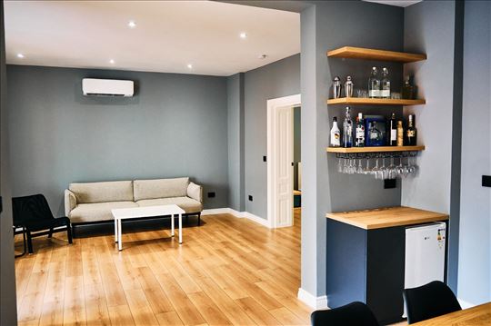 Đeram/Lux/5.0/Kompletno Renoviran Salonac