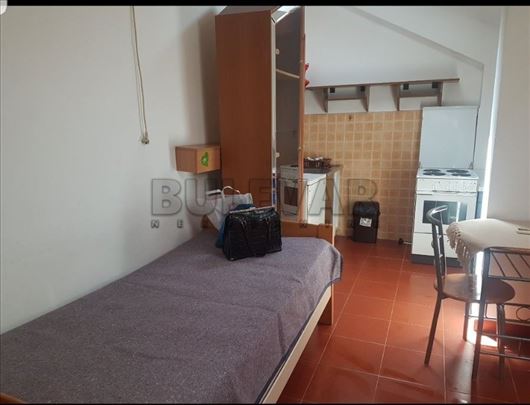 Izdaje se garsonjera u centru Niša, 22m2