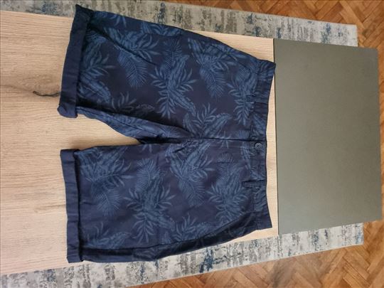 LC Waikiki bermude vel.32 ( M )