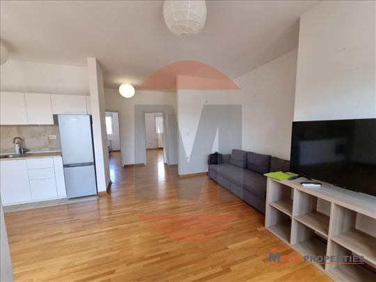 Lipov lad, Ulcinjska, 2.5 soban, 70m2, 5/6, lift