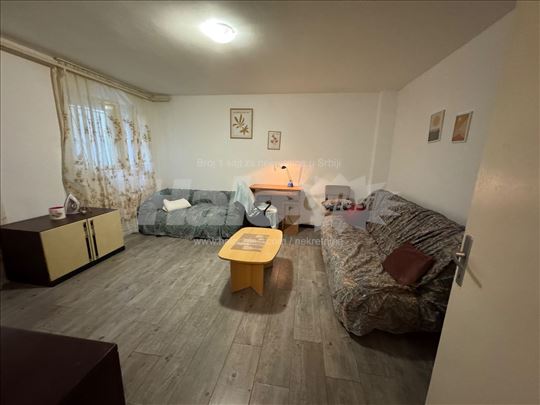 Miran stan na centralnoj lokaciji na Banovom brdu