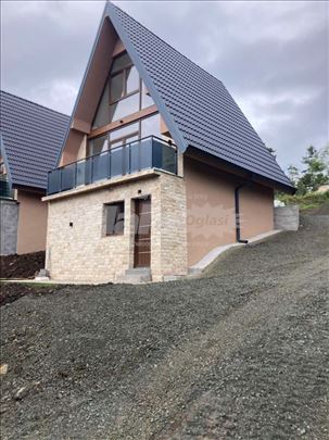 Premium! Lux vila sa 240m2 dvorista! Novogradnja
