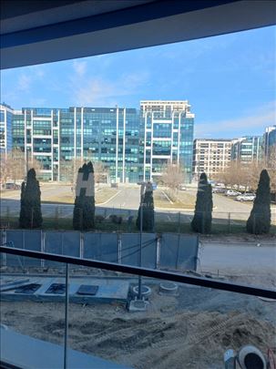 Stan  sa garaznim mestom u airport garden projektu