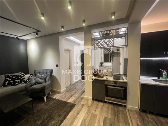Voždovac, Bilećka - 45m2 sa terasom 55m2-renoviran