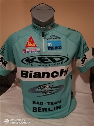 Bianchi bici dres, by Nalini