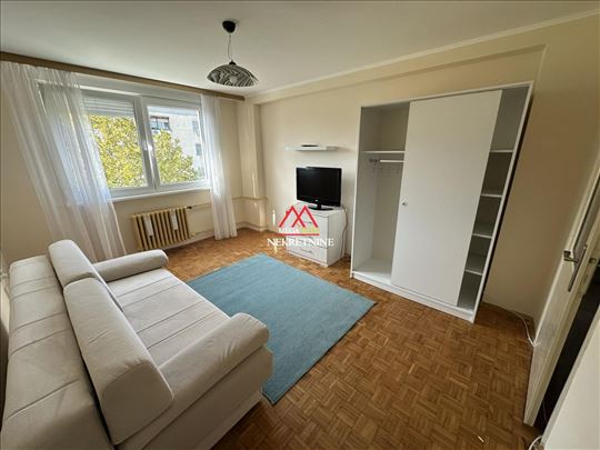 Dvosoban stan - 62m2 - Detelinara
