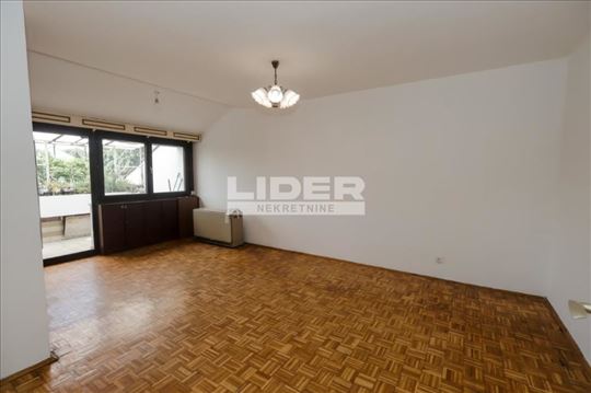 Odličan funkcionalan stan ID#132995