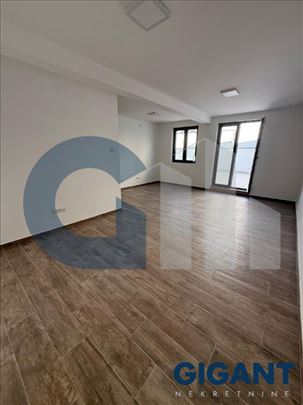 Cvetkova pijaca, 64m2, vpr, podno grejanje        
