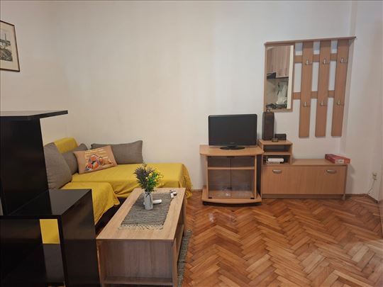 Dorćol, 31m2, odvojena spavaća soba