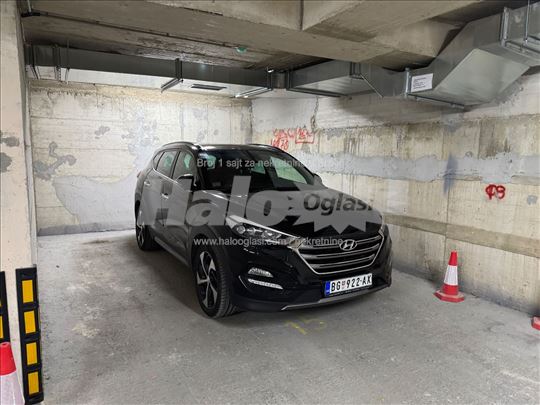 Izdajem komforno garazno mesto Nova zgrada