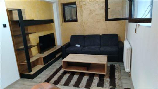 IZUZETNA ponuda! Moderan dvosoban stan na Vracaru!