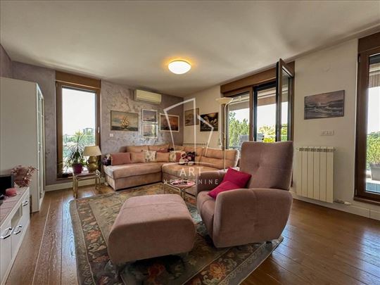 Lux nekretnina, 60m2+55m2 terasa ID#11120