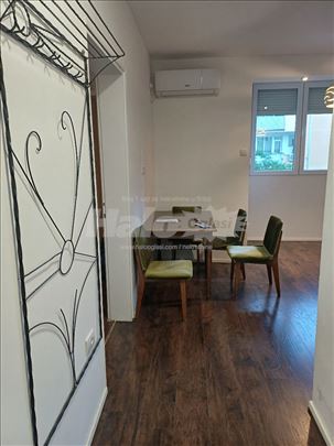 Odmah useljiv namešten stan 40m2