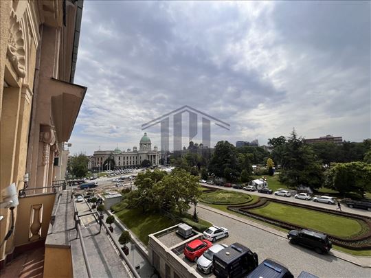 Salonski stan, Andricev venac, 92 m2, ID 2376