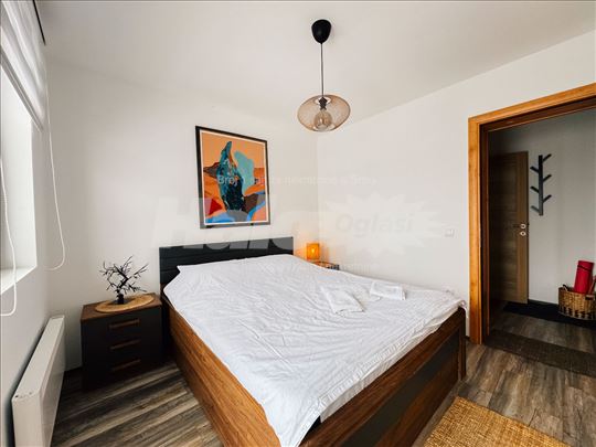 50m od staze, 37.5m² + terasa 20m² Sunčani Breg