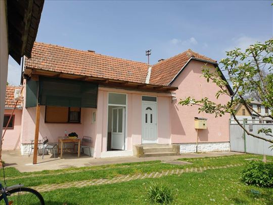 Beška kuća 100m2 HITNO!