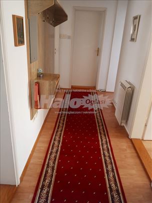 Izdajem namešten dvosoban stan  u Žarkovu 