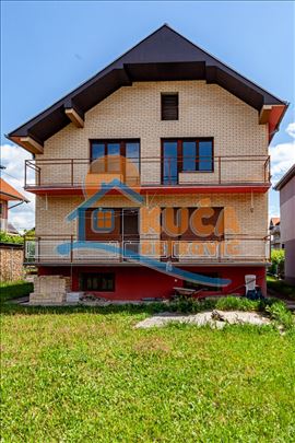 Kuća, Donji Komren, 270 m2