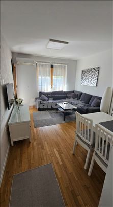 Lux namesten stan 65 m2 na Zelenoj Aveniji 