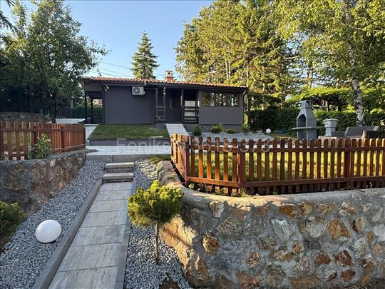 Prodaja kuće Trešnja 50m2, 8 ari placa