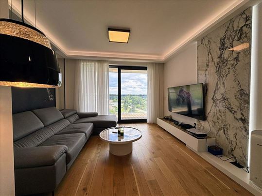 Sakura Blok 58 lux stan 3-soban sa garažom 
