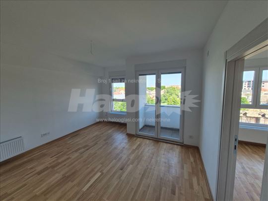 Stara Pazova, Centar, 40m2, 2.0, vlasnik
