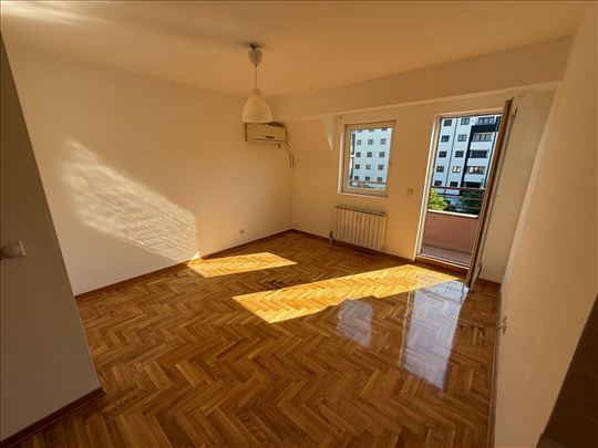 Svetao i Funkcionalan 2.5 Stan sa Terasom