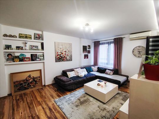 Trosoban stan u Višnjičkoj banji, 70m², renoviran