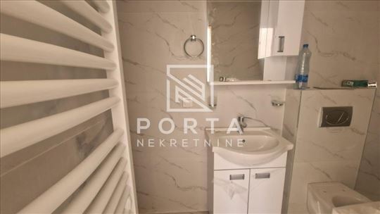 Vojvođanska,jednosoban stan sa velikom terasom,nov