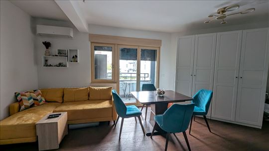Vračar, Nebojšina, 2.0, 49m2, lođa, 275.000
