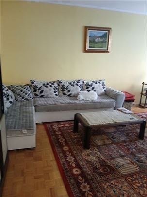 Banjica, odličan 2.5 sa dvorištem
