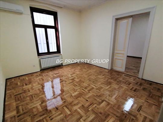 Centar,160m2,5 kancelarija