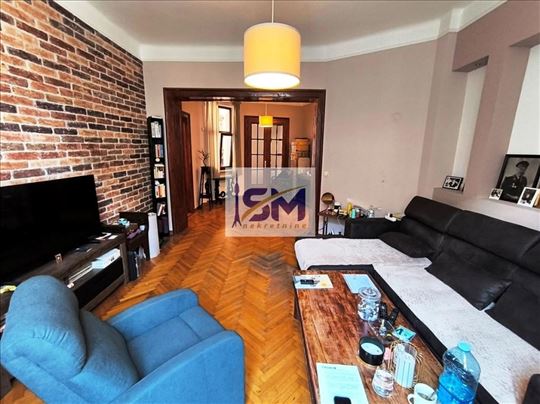 Centar, salonski stan 130m2