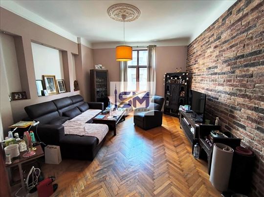 Centar, salonski stan 130m2