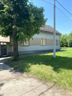 Debeljača salonska kuća na prodaju