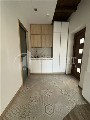 Izdaje se jednosoban stan u centru Niša, 37m2