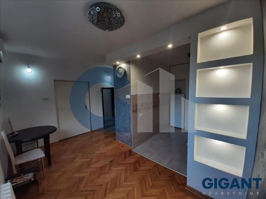 Karaburma, 42m2, III, cg, renoviran