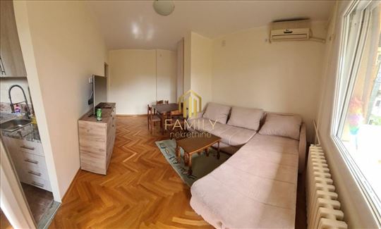 Na prodaju trosoban stan – Stari Grad, Novi Sad – 