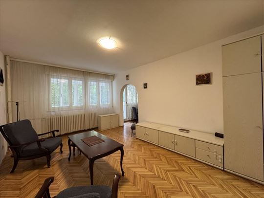 Polunamešten stan 72m², Klare Cetkin, Novi Beograd