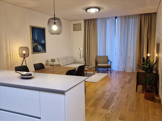 Lux 2.0 stan BW Residences,bazen&teretana, garaža