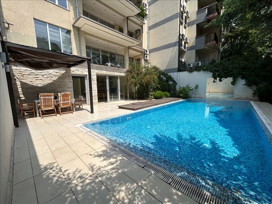 Lux 3.0 svetao stan na odlicnoj lokaciji sa bazeno