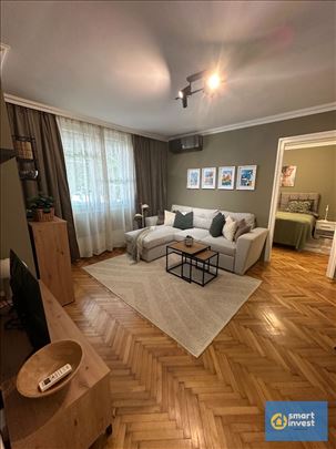 Prelep, lux opremljen 2.0 u centru!