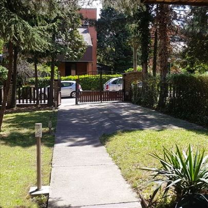 Prodaja, 6.0 Kuca Na Dedinju
