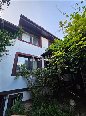 Prodaja kuće 256m2, centar Zemuna, 3.4 ara