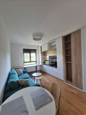 Stan u centru Banovog brda