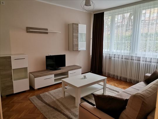 Uciteljsko naselje- renoviran  kod BEO centra